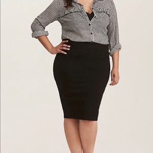 Torrid Black Pointe Pencil Skirt, Size 3
